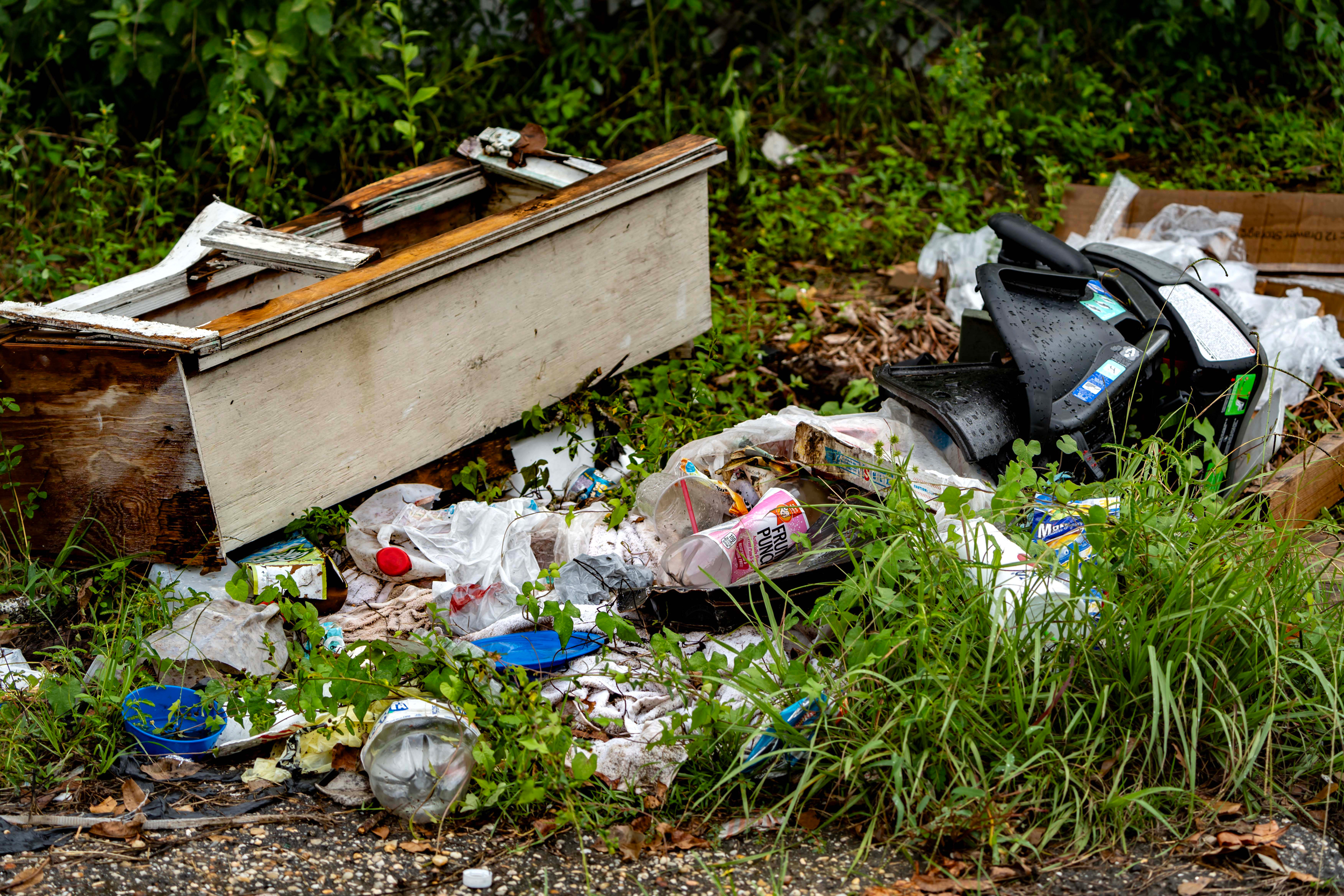 Accumulating household garbage can cause health problems for those living near it. Credit: Lee Hedgepeth/Inside Climate News
