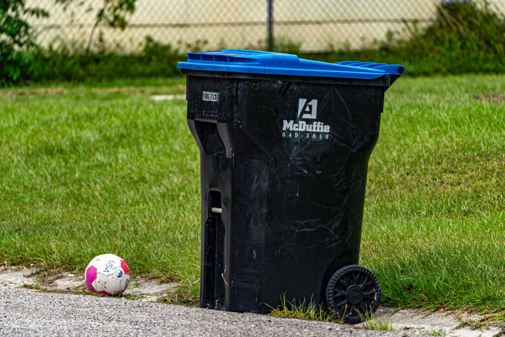 McDuffie Sanitation is contracted to provide garbage services in Chickasaw. Credit: Lee Hedgepeth/Inside Climate News