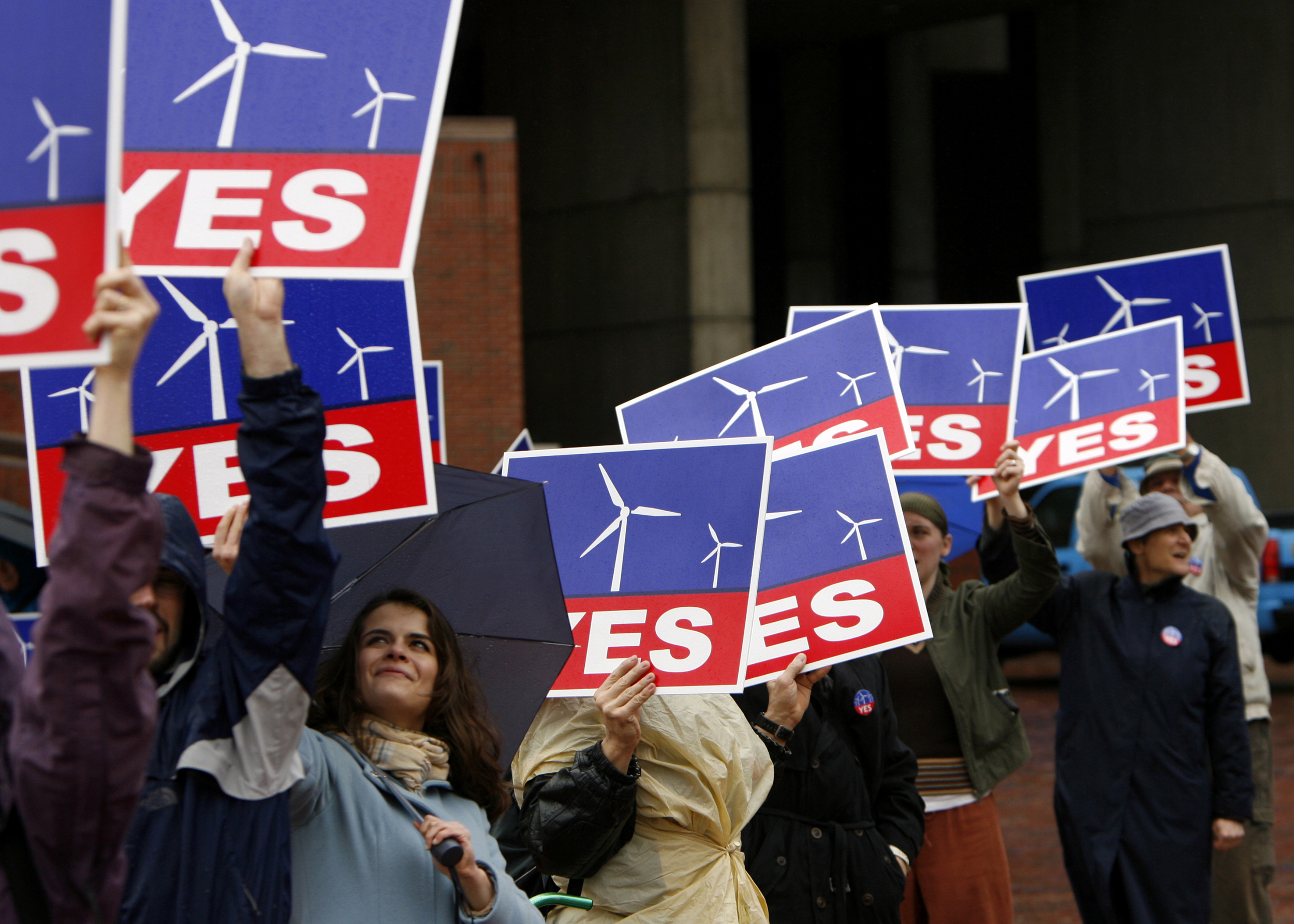 A group of Cape Wind advocates gather near Sen. Ted Kennedy's office at City Hall Plaza in Boston on May 16, 2006. Credit: Jonathan Wiggs/The Boston Globe via Getty Images