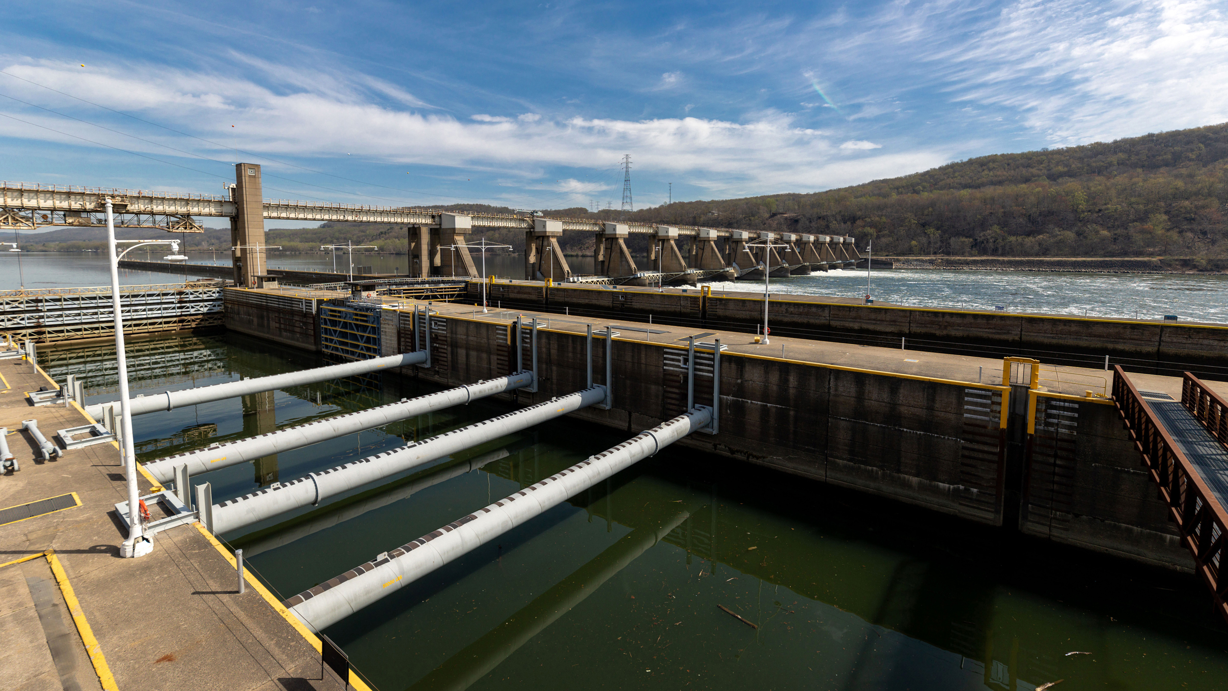 A view of the New Cumberland Locks and Dam on the Ohio River in Stratton, Ohio. Credit: Andrew Byrne/U.S. Army Corps of Engineers